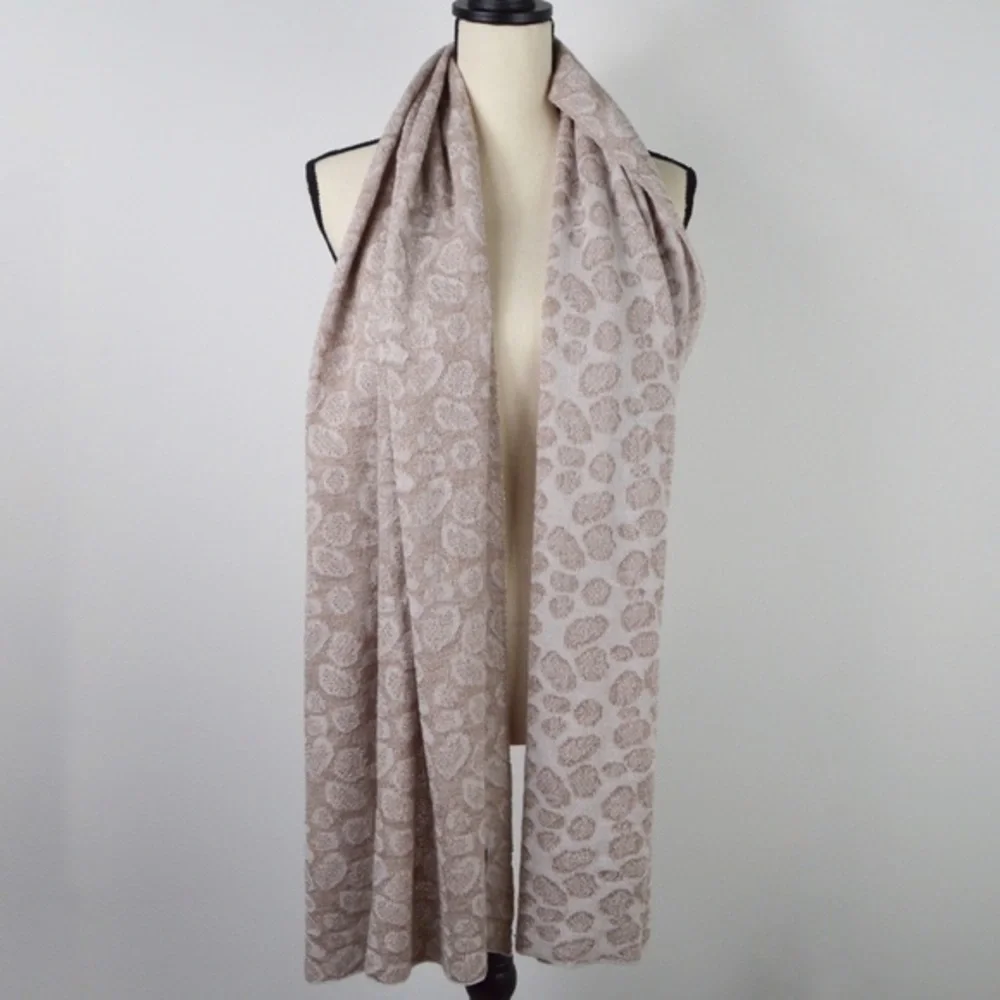 V Fraas Soft Knit Blanket Scarf with Metallic‎ Threads